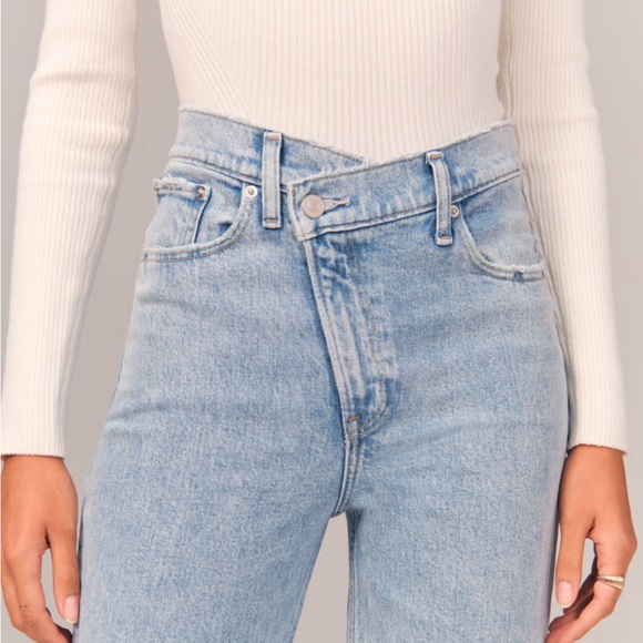 Abercrombie & Fitch - 90s straight ultra high rise - Picture 4 of 5